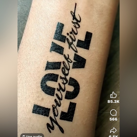 Meet your Posher, Suzanne - Picture 2 of 2